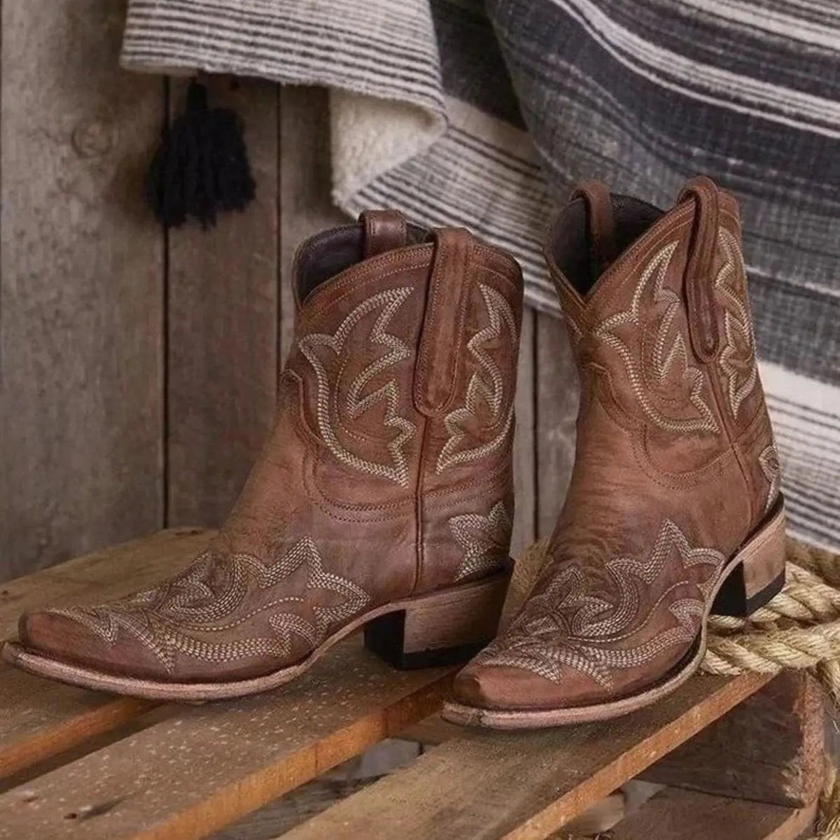 Women's Embroidered Western Cowboy Block Heel Ankle Boots