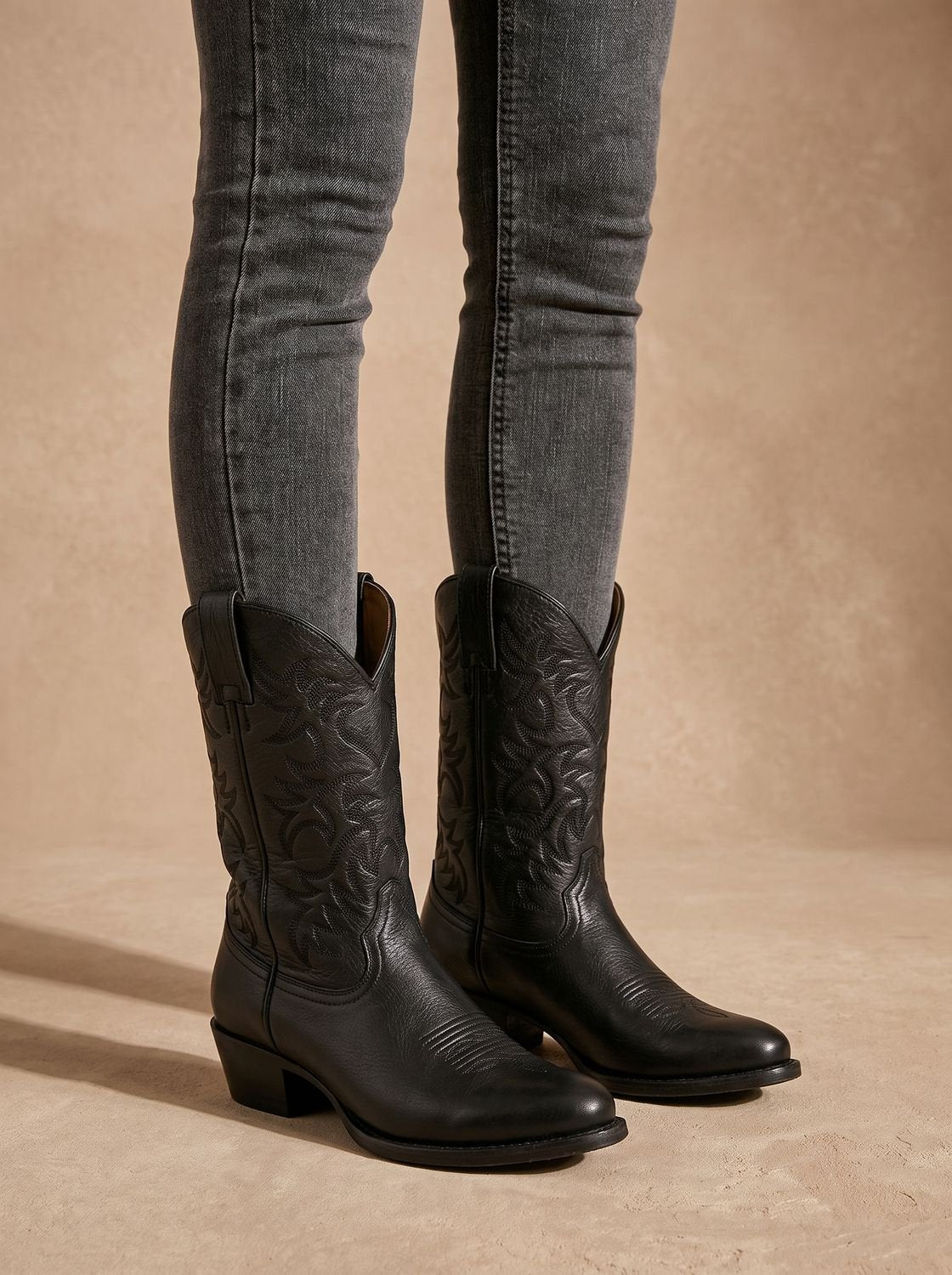 Women's Embroidered Western Cowboy Mid-Calf Block Heel Boots - Black