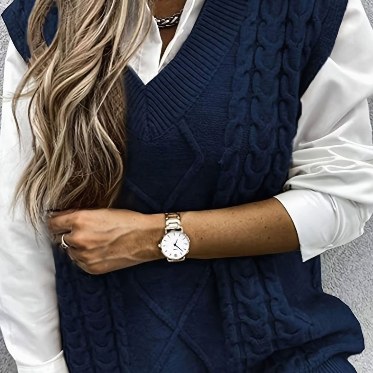 Women's Relaxed-Fit Cable-Knit V-Neck Sweater Vest