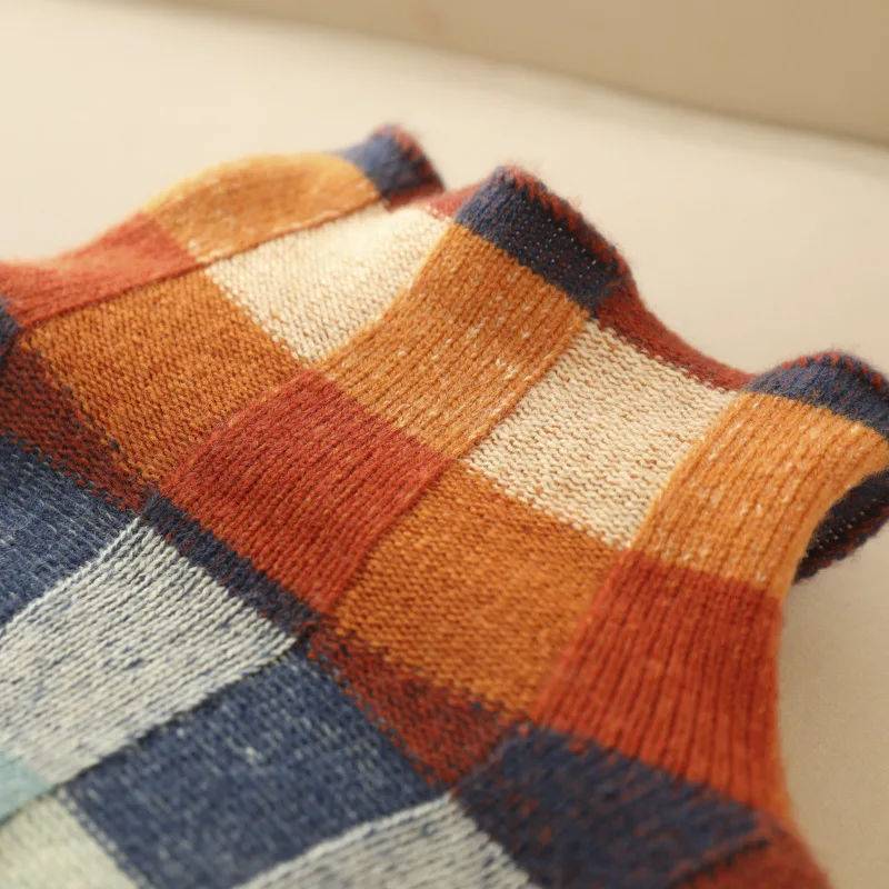 Women's Relaxed Fit Plaid Sweater - Comfortable Checked Knit Pullover with Crew Neck, Soft Oversized Winter Sweater