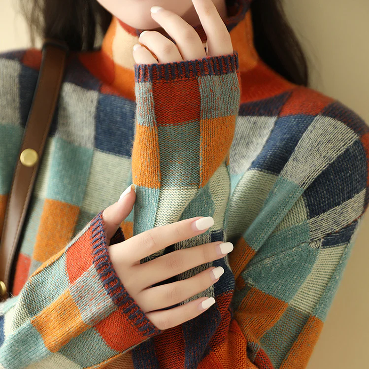 Women's Relaxed Fit Plaid Sweater - Comfortable Checked Knit Pullover with Crew Neck, Soft Oversized Winter Sweater